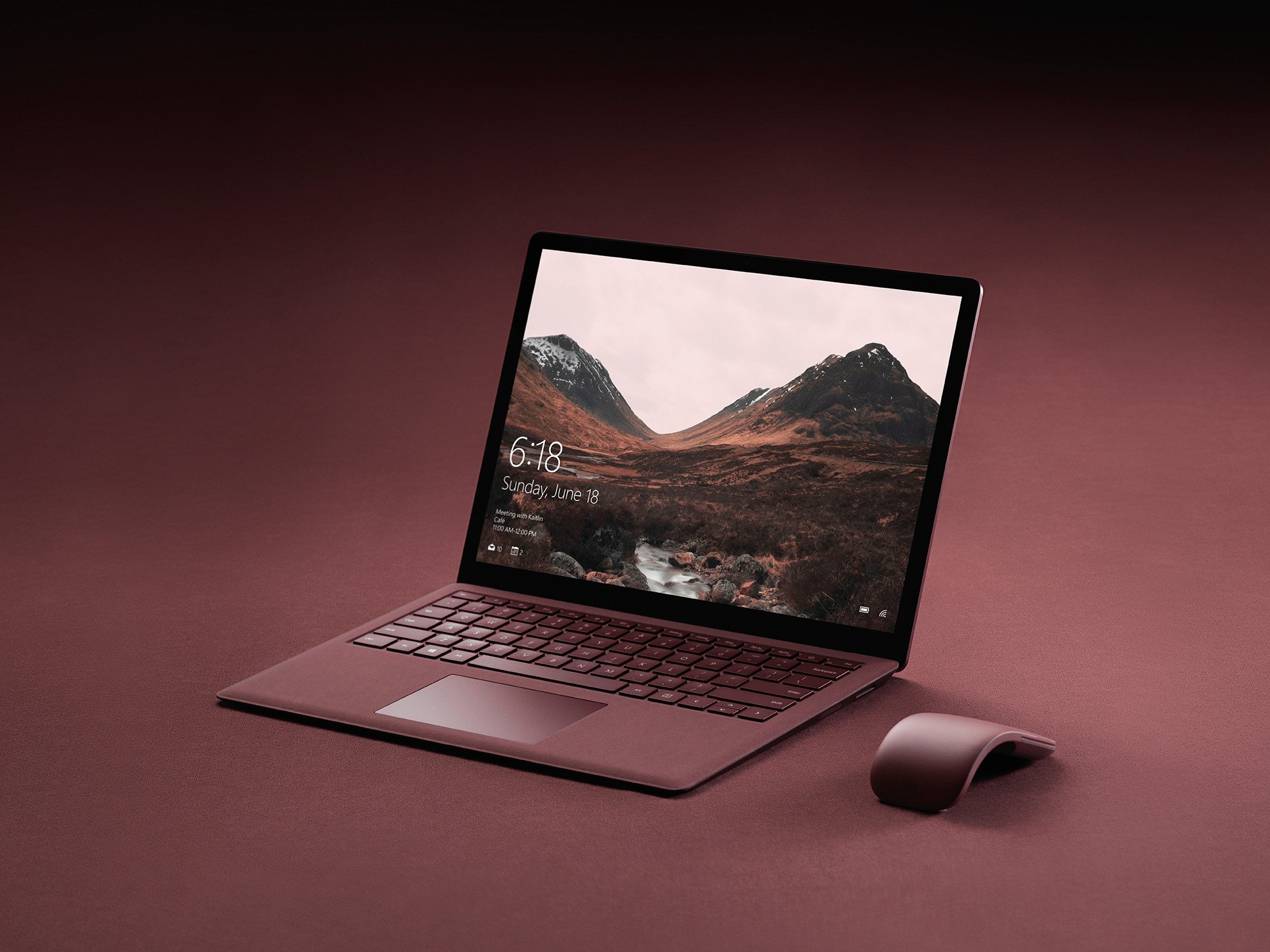 Surface Laptop 曝光：13.5 英寸屏幕、4 种颜色、运行 Windows 10 S