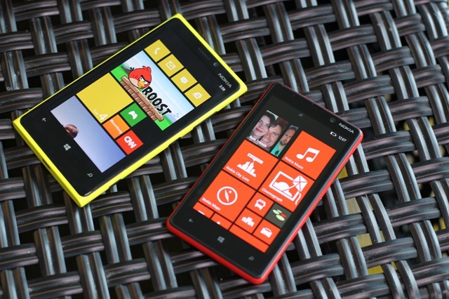 诺基亚 Lumia 920 和 Lumia 820 上手视频，及配置对比表