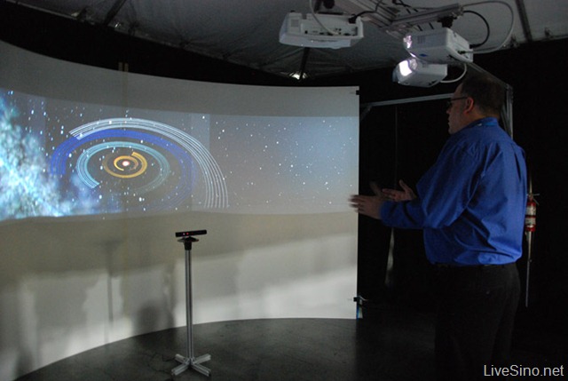 MIX 11: 微软演示 Kinect SDK 操作 WorldWide Telescope