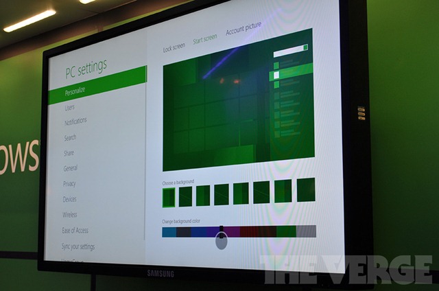 Windows 8 Build 8175 开始屏幕的个性化：9 种颜色、8 款背景