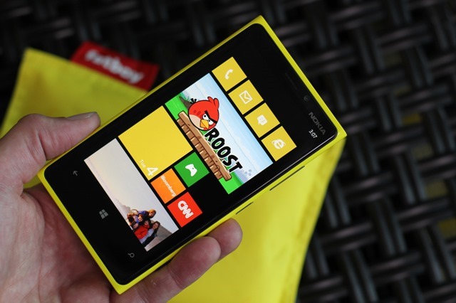 “更薄、更轻的”诺基亚 Lumia 920 变种机型将来到 Verizon？