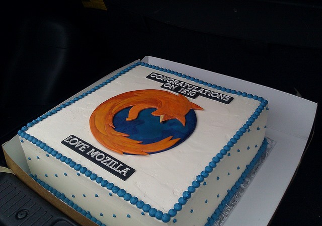 Firefox 向微软 IE 团队赠蛋糕祝贺 IE 10 发布