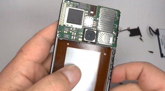 动手做，Nokia Lumia 920 拆解与组装视频