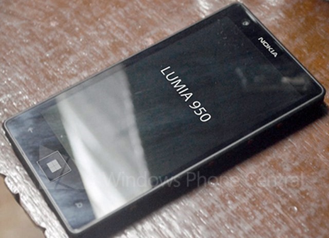 首张疑似 Nokia Lumia 950 原型机照片曝光