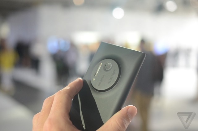 诺基亚 Lumia 1020 外媒上手体验、图赏、视频