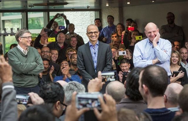 新 CEO 员工见面会：微软三任 CEO 同台
