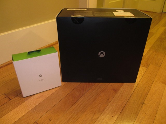 白色员工版 Xbox One 现身 eBay，一口价 $2699.95